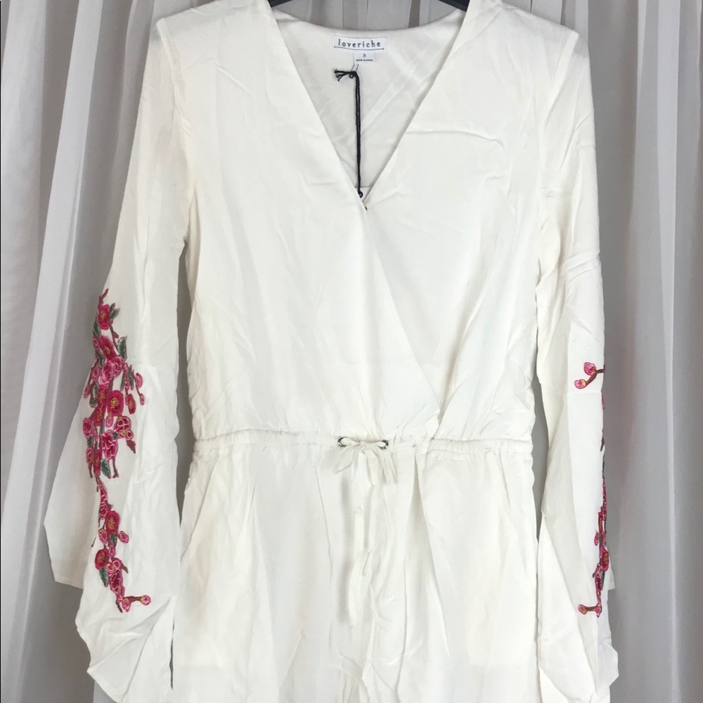 NWT Floral Long Bell Sleeve Romper Sz S - Picture 1 of 6